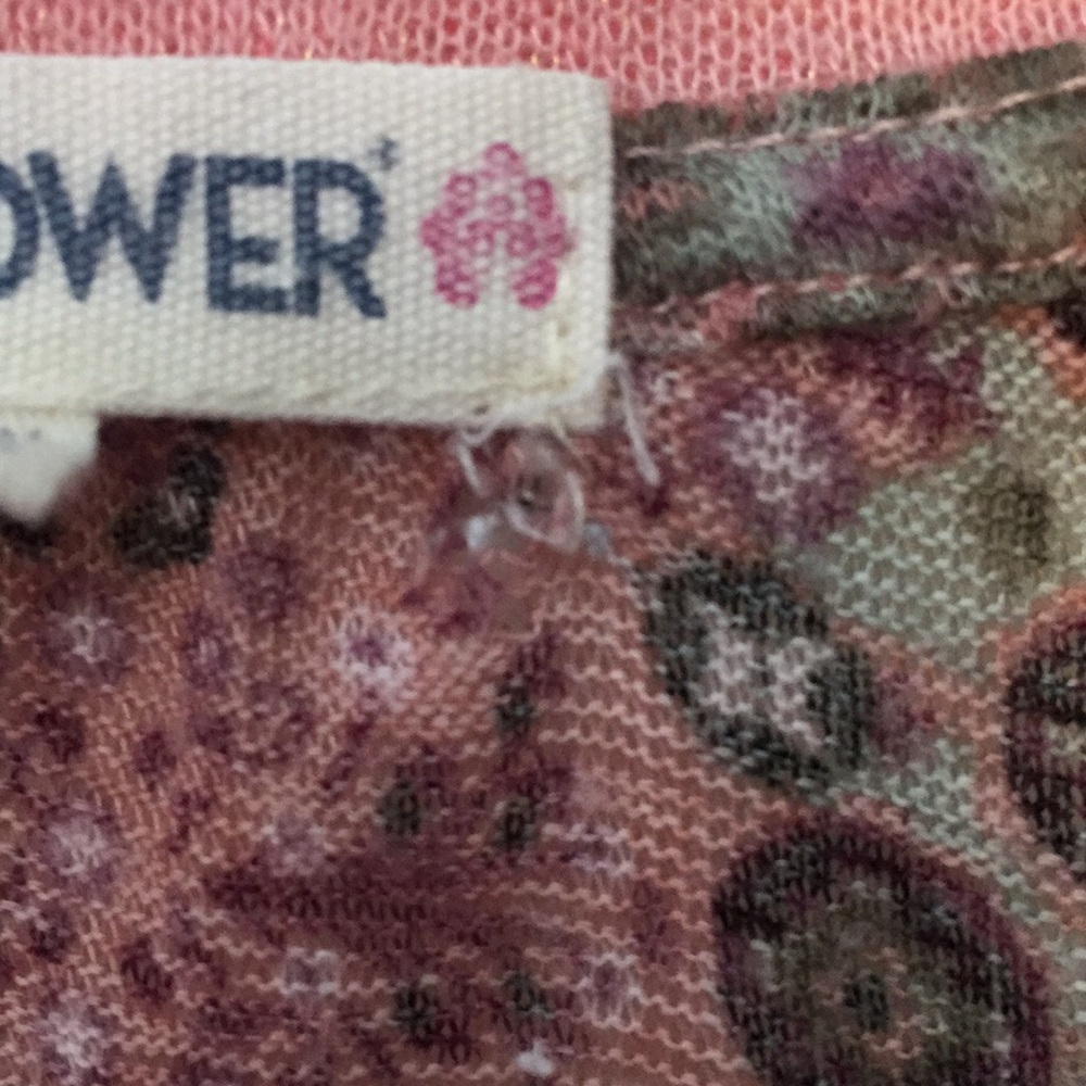 Wallflower Semi-Sheer Pocket Tee large - Picture 7 of 7